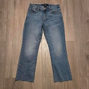 Women's Aeropostale Mid Rise Crop Kick Medium Wash Stretch Denim Jeans 2